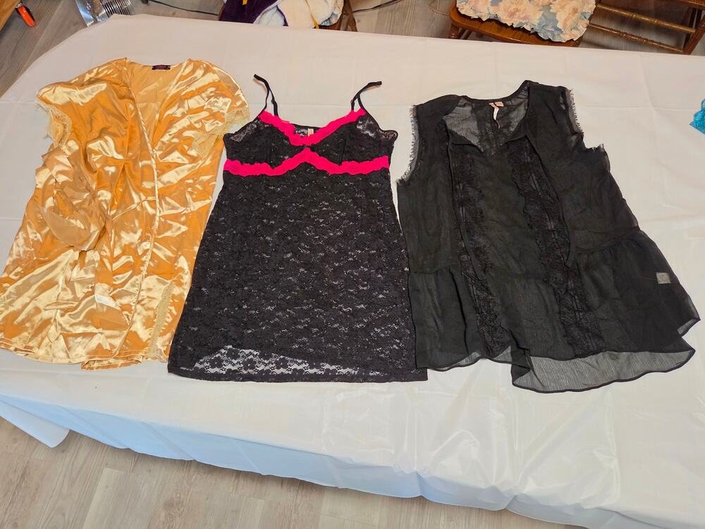 Lot of 3 Lingerie Items, Women's Size XL